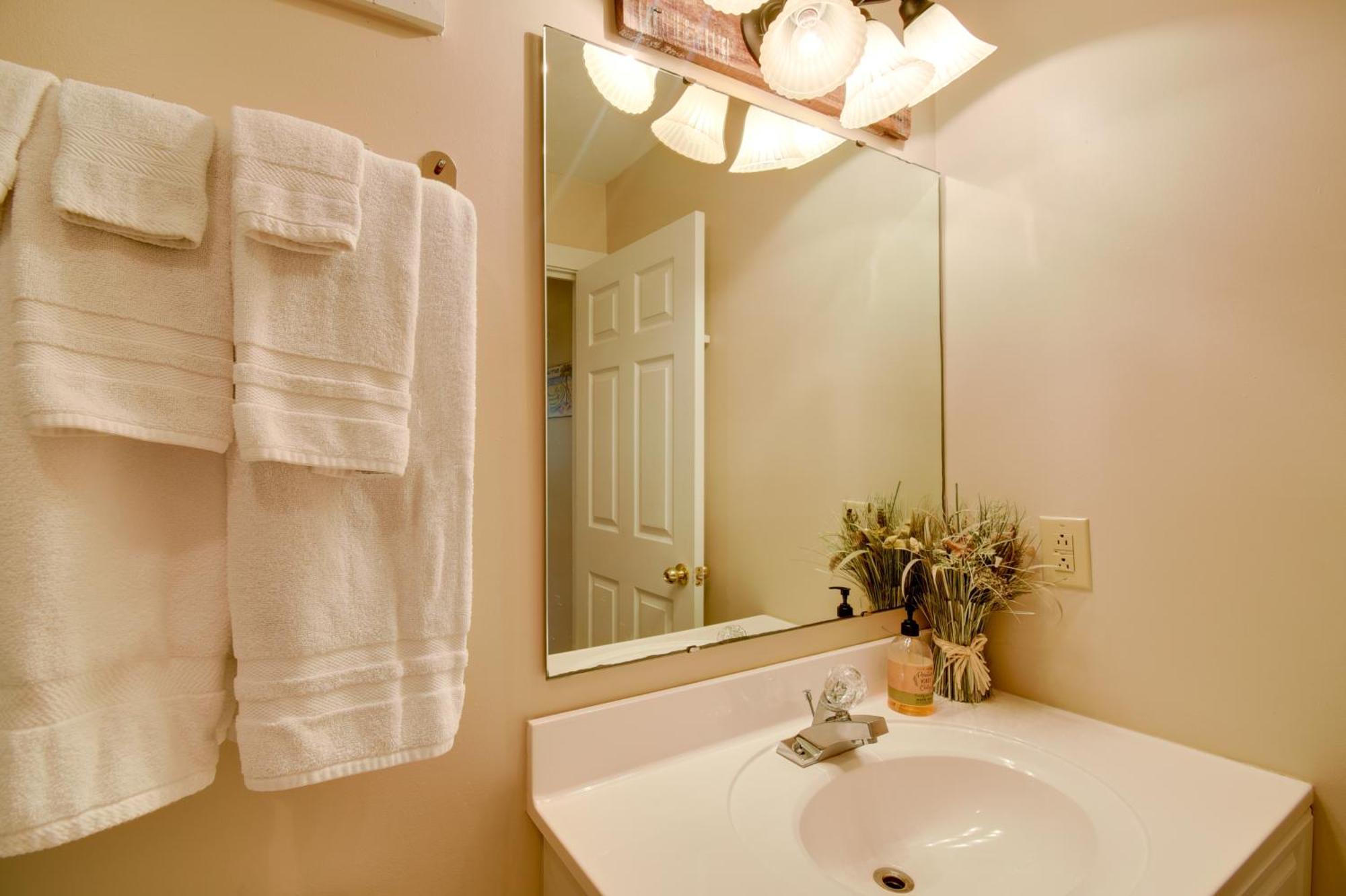 Ocean Isle Apartment With Balcony, 1 Mi To Beach! Ocean Isle Beach Extérieur photo